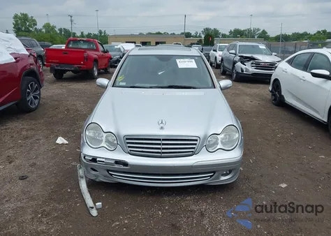 2007 Mercedes-Benz C 280 Luxury z USA, uszkodzony, nr VIN WDBRF54H07A943477